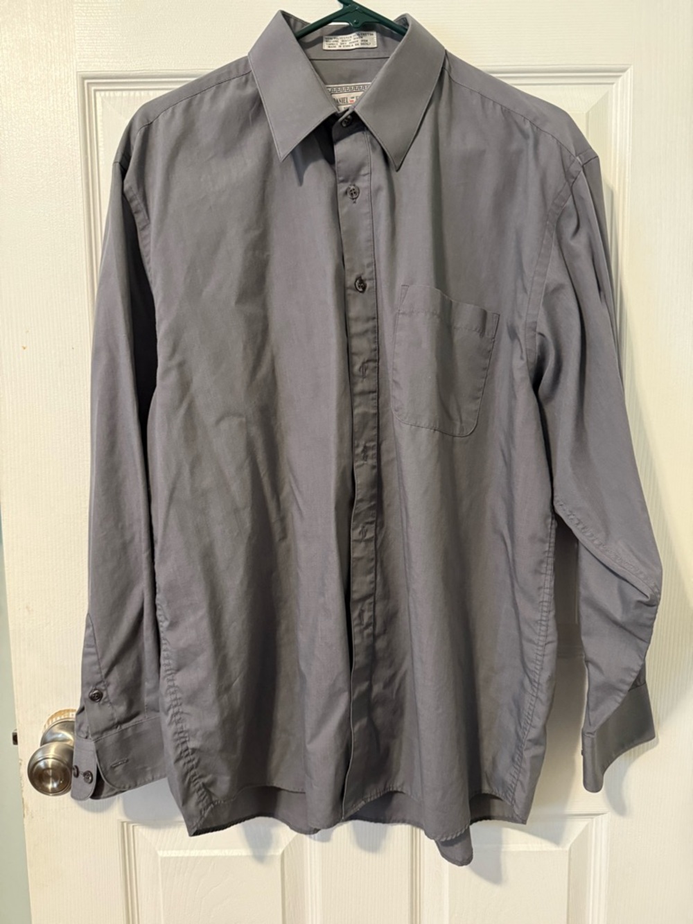 Men's Gray Long-Sleeve Dress Shirt with Chest Pocket